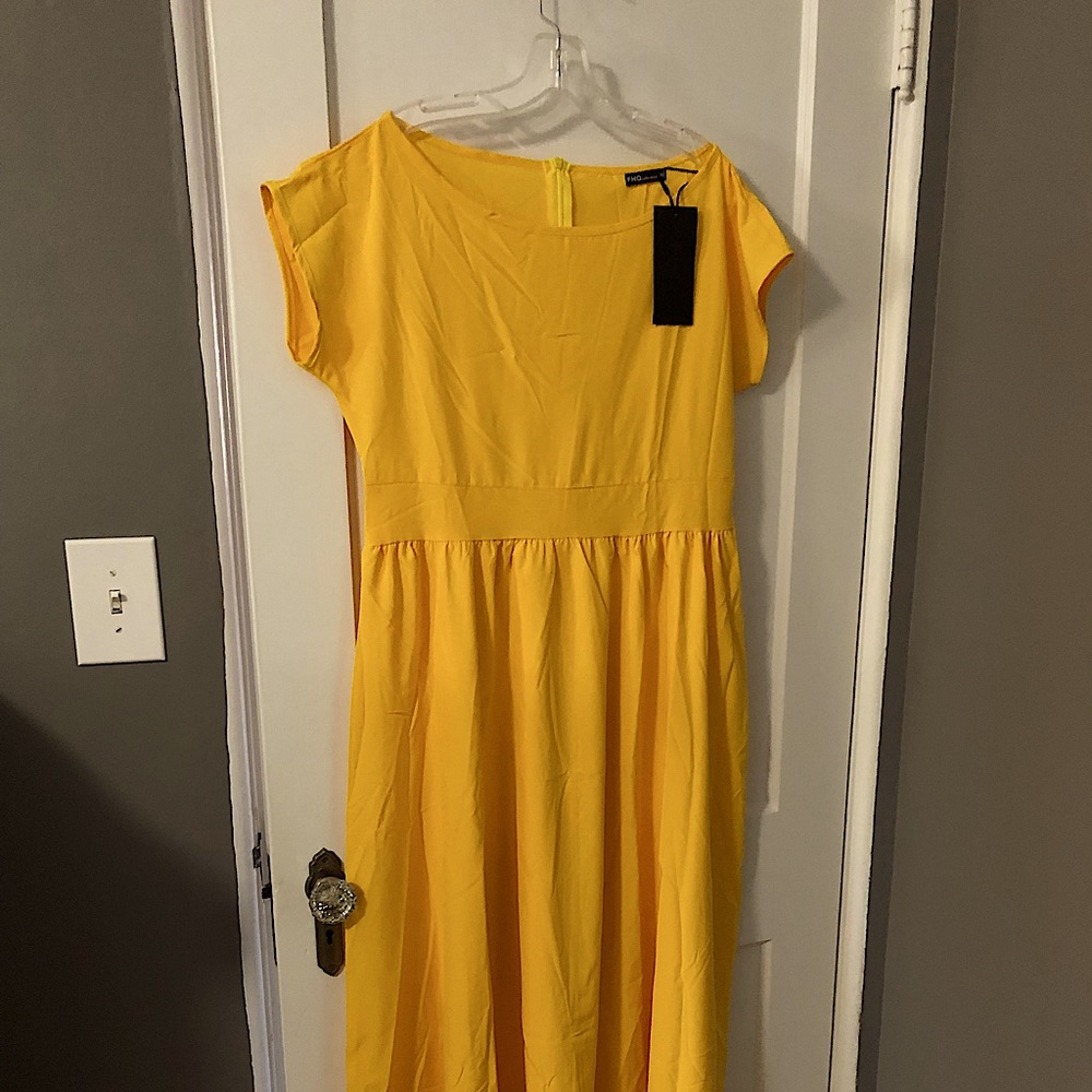 NWT xl midi length, soft breezy fit& flare, zipper cap sleeves vintage inspired